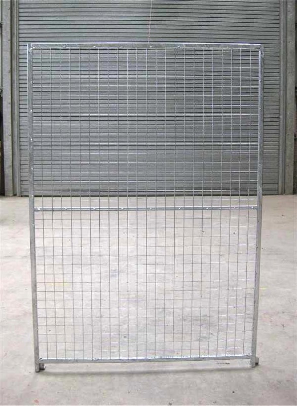 Standard Panel. 1.25m wide x 1.8m high (approx. 4ft wide x 6ft high). Sturdy construction using 25x25mm box section framing covered with 50x50x3mm weldmesh. Hot dip galvanised for lifetime rust protection. Bottom of panels are raised off the ground to stop bacterial growth and to ease cleaning.  Can be easily erected in around 30 minutes with no special tools or skills required. Bolts included.