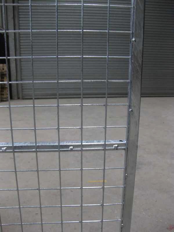 Standard Panel. 1.25m wide x 1.8m high (approx. 4ft wide x 6ft high). Sturdy construction using 25x25mm box section framing covered with 50x50x3mm weldmesh. Hot dip galvanised for lifetime rust protection. Bottom of panels are raised off the ground to stop bacterial growth and to ease cleaning.  Can be easily erected in around 30 minutes with no special tools or skills required. Bolts included.